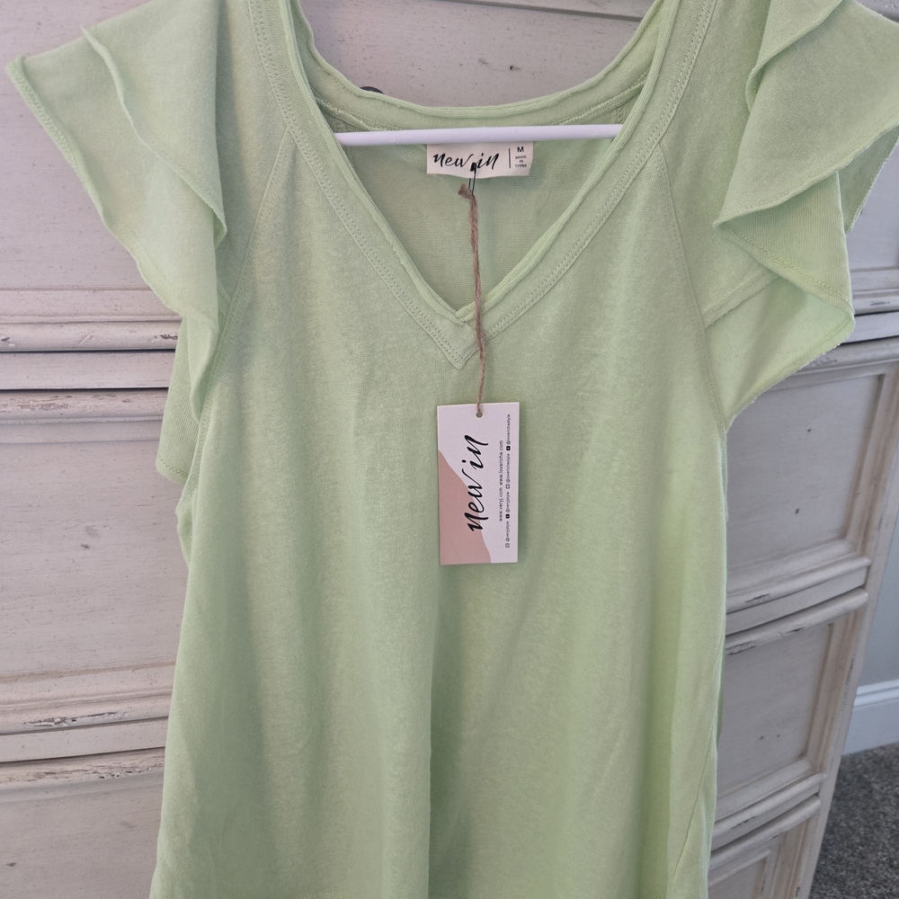 Newl|n Women’s Pastel Green V-Neck Flutter Sleeve Tee